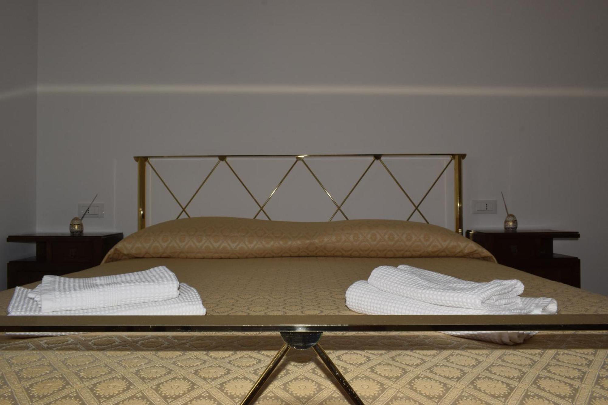 Il Borgo Civ.15 Hotel เปาลา ภายนอก รูปภาพ